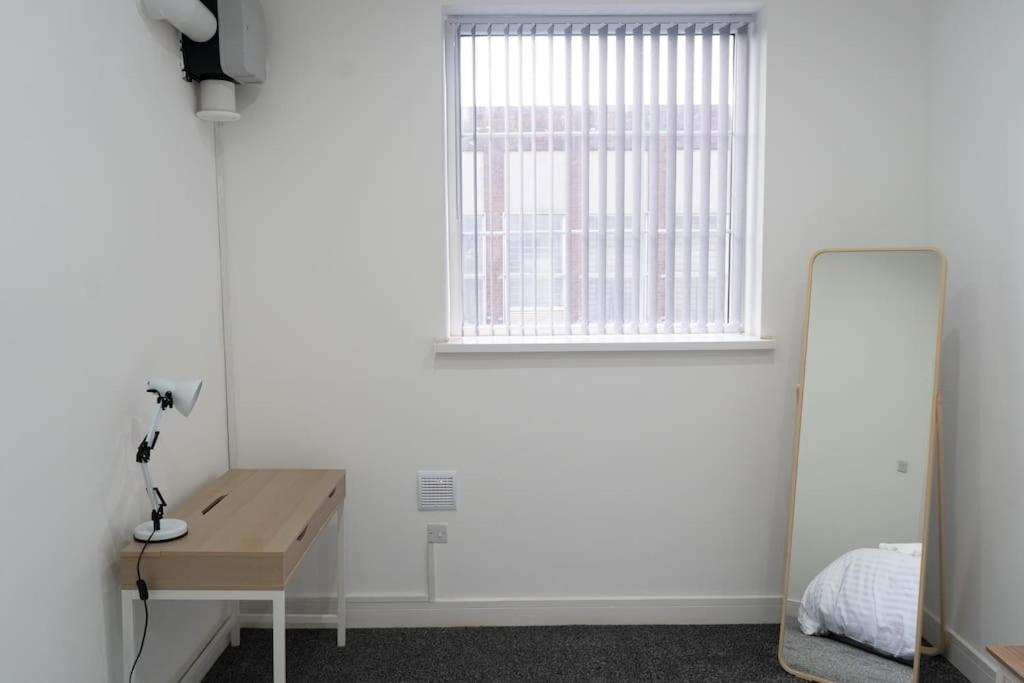 Stylish 1 Bed Apartment In Newly Refurbished Building W/ Parking & Wi-Fi Birmingam Exterior foto