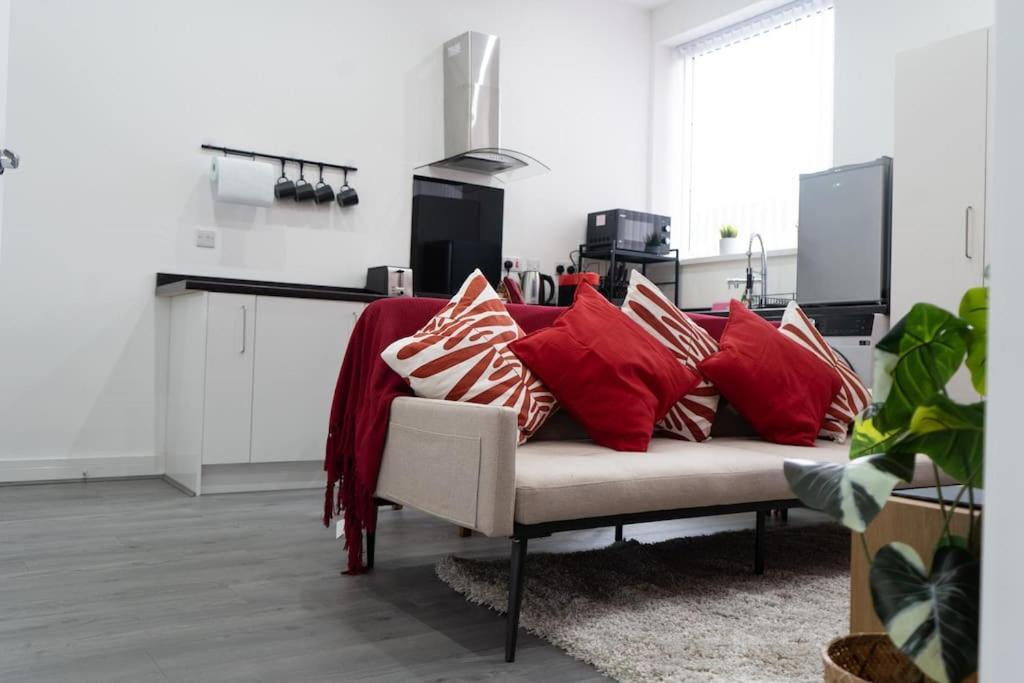 Stylish 1 Bed Apartment In Newly Refurbished Building W/ Parking & Wi-Fi Birmingam Exterior foto