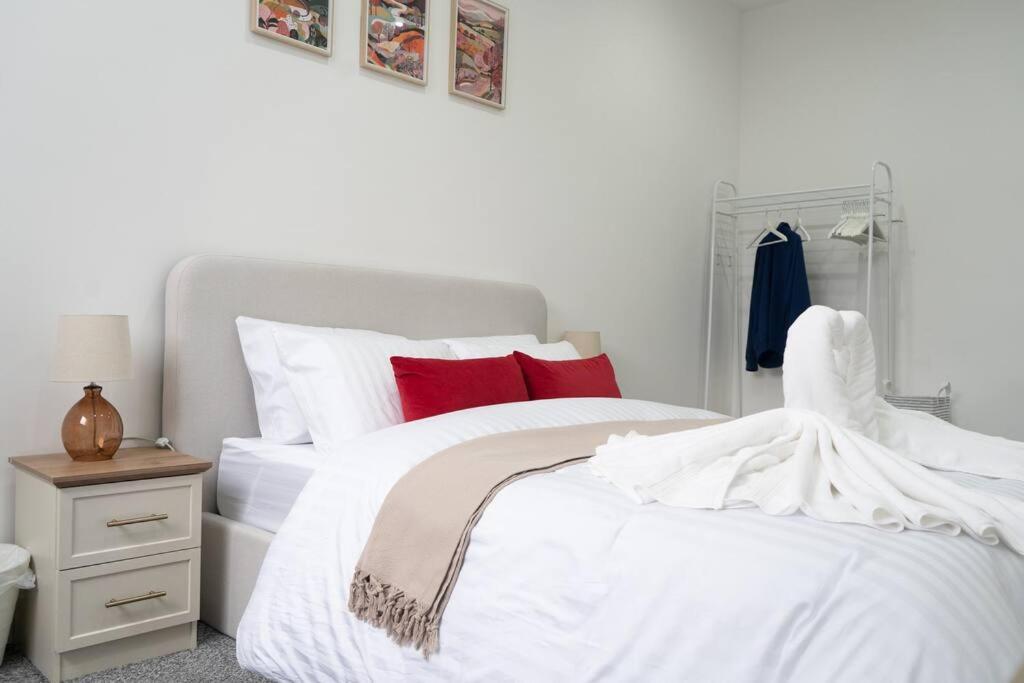 Stylish 1 Bed Apartment In Newly Refurbished Building W/ Parking & Wi-Fi Birmingam Exterior foto